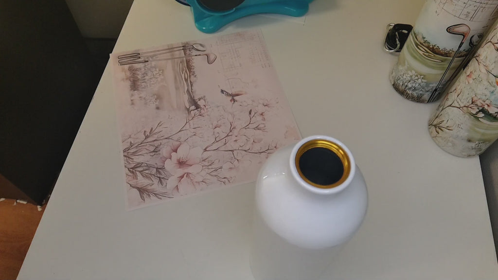 Water Bottle with Hummingbird and Golf Motif