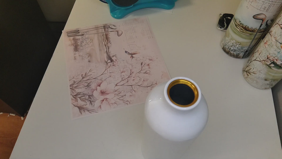 Water Bottle with Hummingbird and Golf Motif